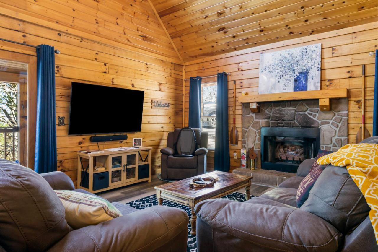 Serenity, A Rustic Log Cabin Retreat Севьервилл Экстерьер фото