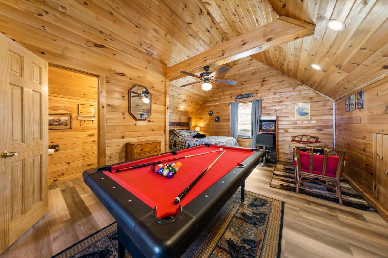Serenity, A Rustic Log Cabin Retreat Севьервилл Экстерьер фото
