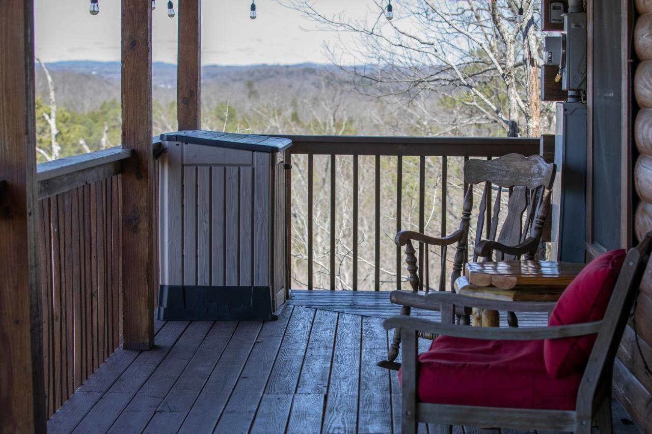 Serenity, A Rustic Log Cabin Retreat Севьервилл Экстерьер фото