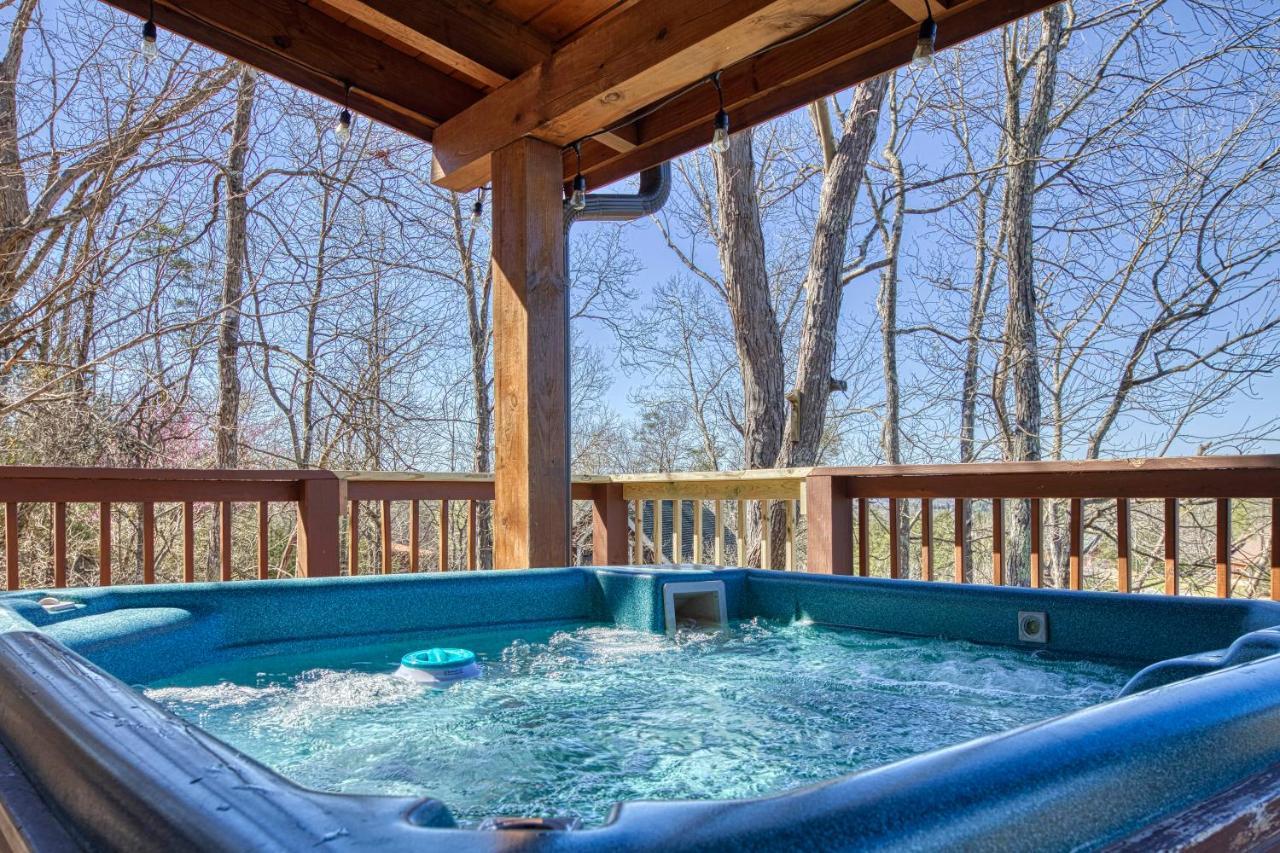 Serenity, A Rustic Log Cabin Retreat Севьервилл Экстерьер фото